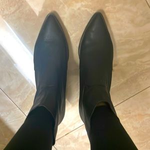 Steve Madden black ankle boot